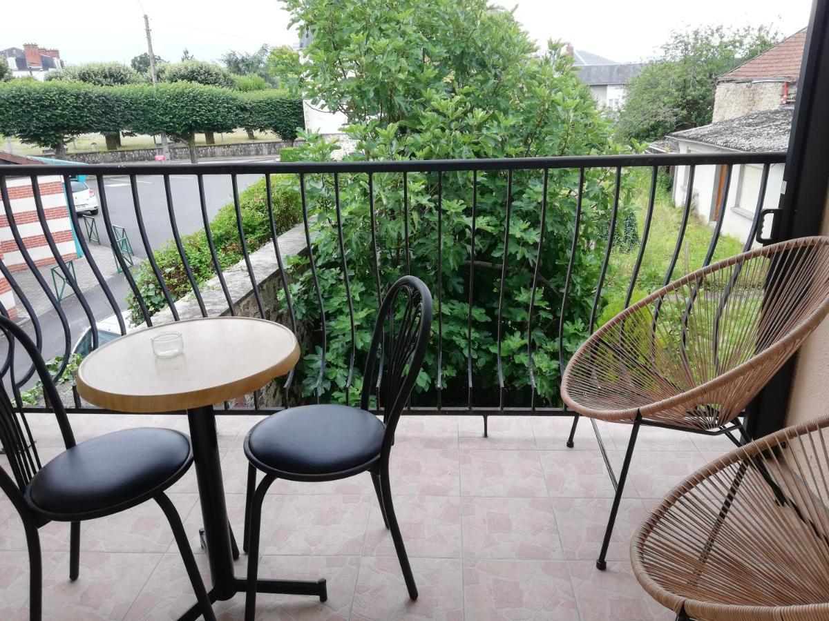 Meubles De Tourisme Le Trianon Et Le Petit Trianon Leilighet Saint-Junien Eksteriør bilde