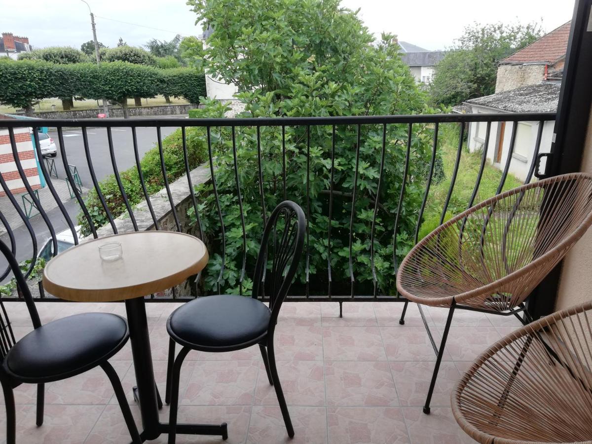 Meubles De Tourisme Le Trianon Et Le Petit Trianon Leilighet Saint-Junien Eksteriør bilde